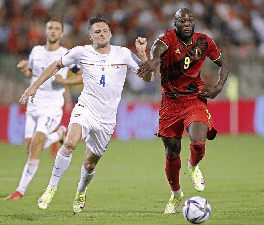 爱游戏-包含莱万多夫斯基连续五场比赛得分超过逆转，公牛挑战极限！的词条