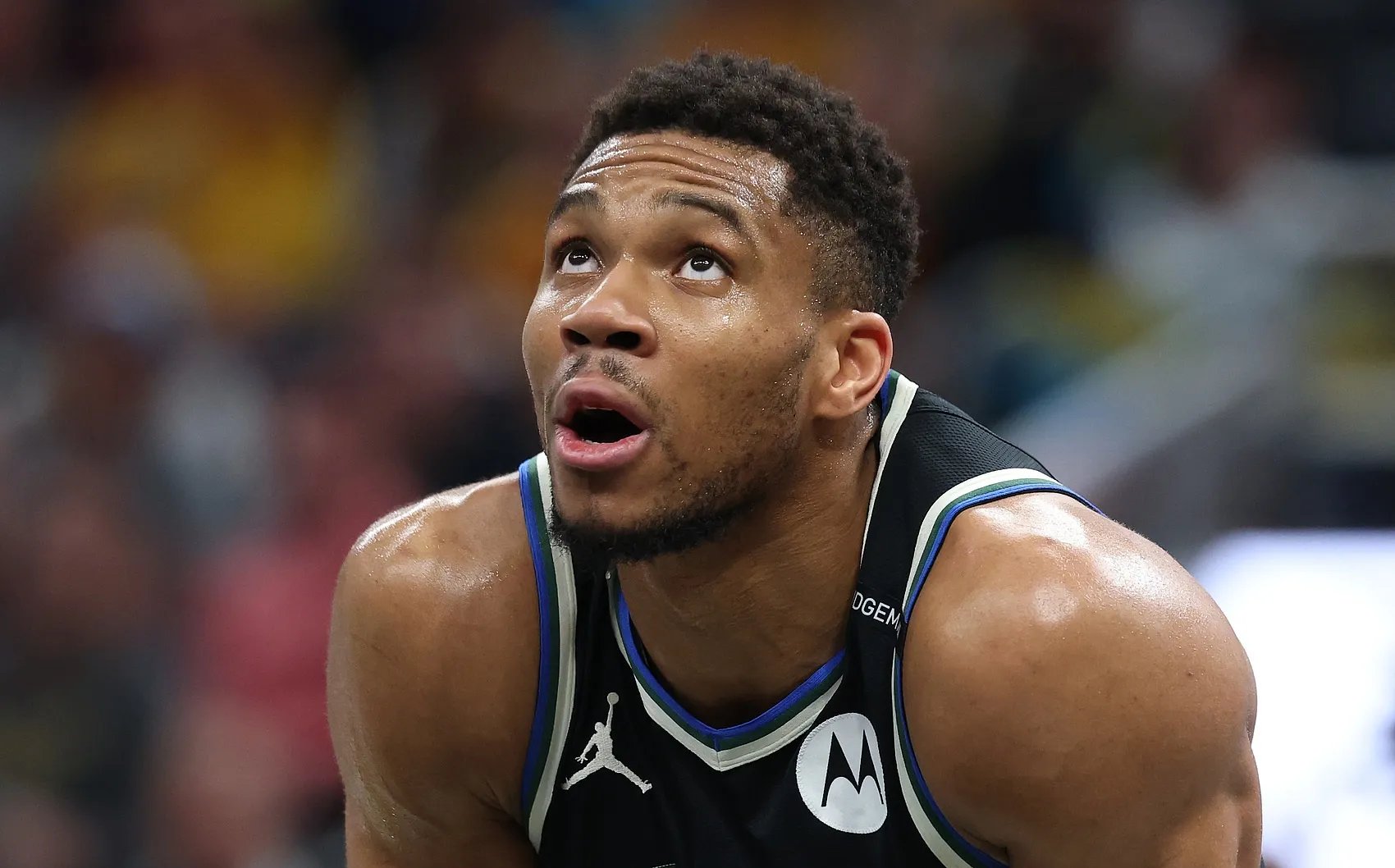 爱游戏- 猛龙主帅英格拉姆恢复打全场 